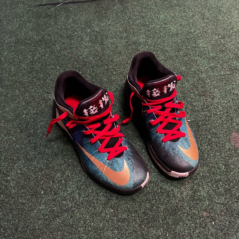 11.5 Nike hyperdunk limited edition bejing